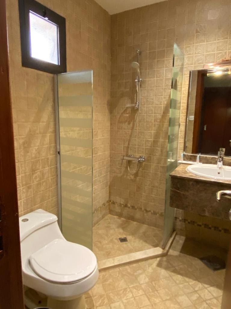 Onizah Hotel Унайза Екстериор снимка