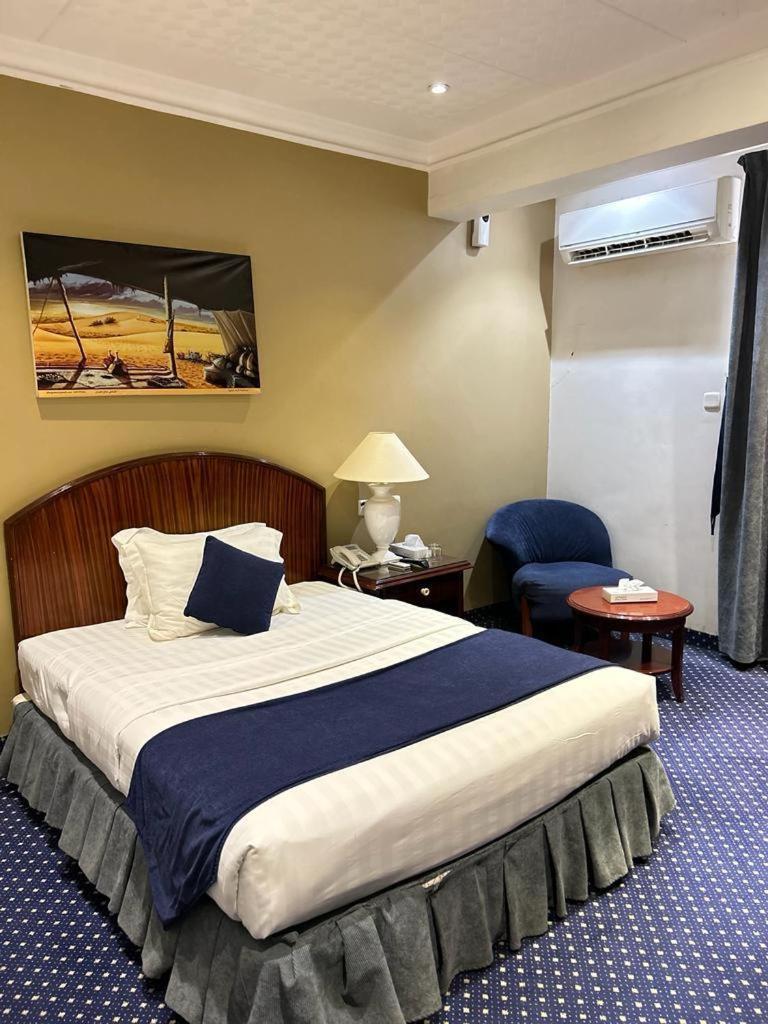 Onizah Hotel Унайза Екстериор снимка